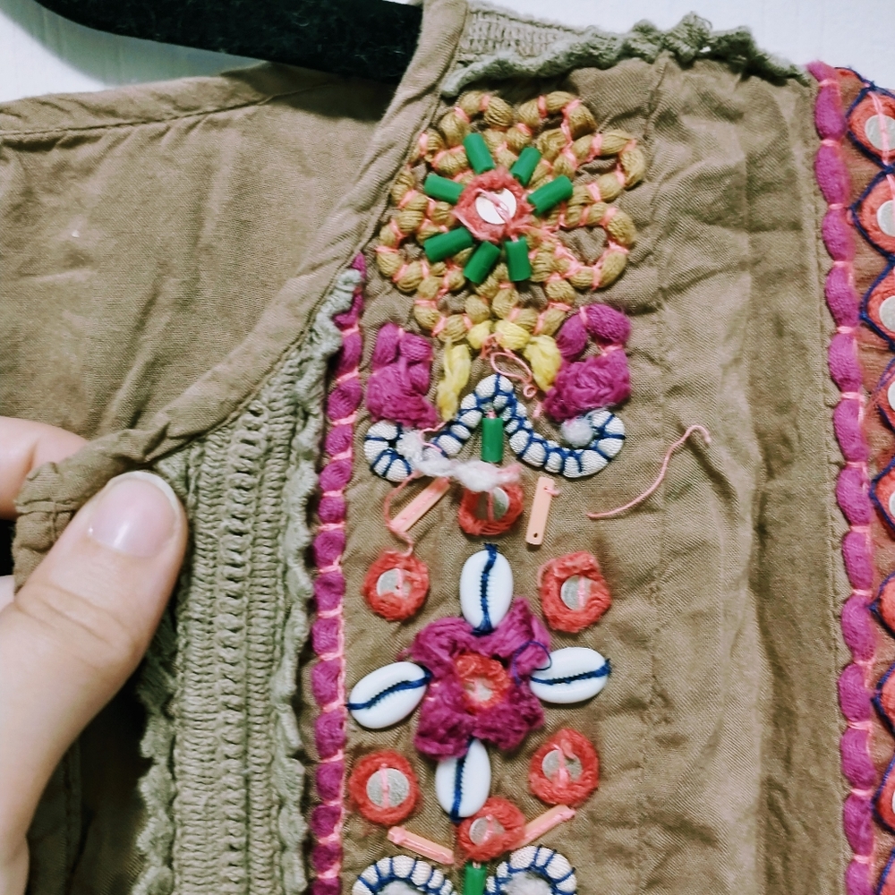 Blanc London boho embroidered shell top - Picture 5 of 8